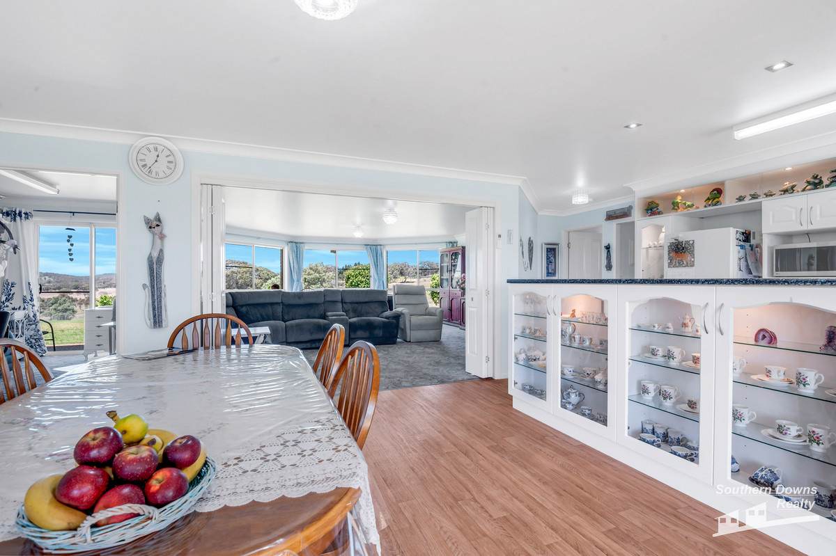 4 Browns Road, Dalveen For Sale by Farmbuy.com - image 4