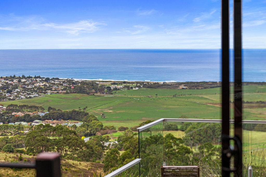 295 Montrose Avenue, Apollo Bay For Sale by Farmbuy.com - image 2