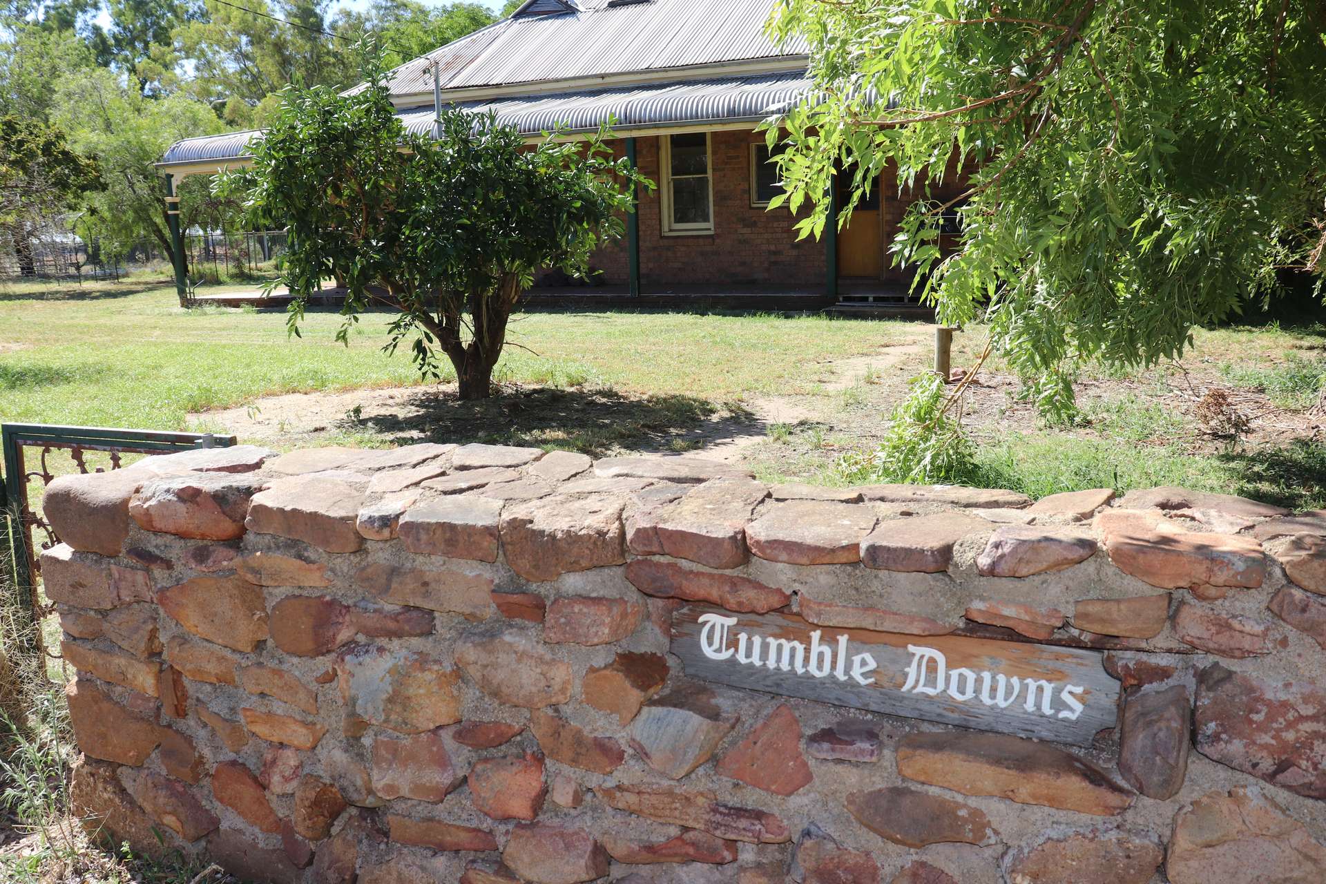 2170 Adelargo Road, Grenfell For Sale by Farmbuy.com - image 1