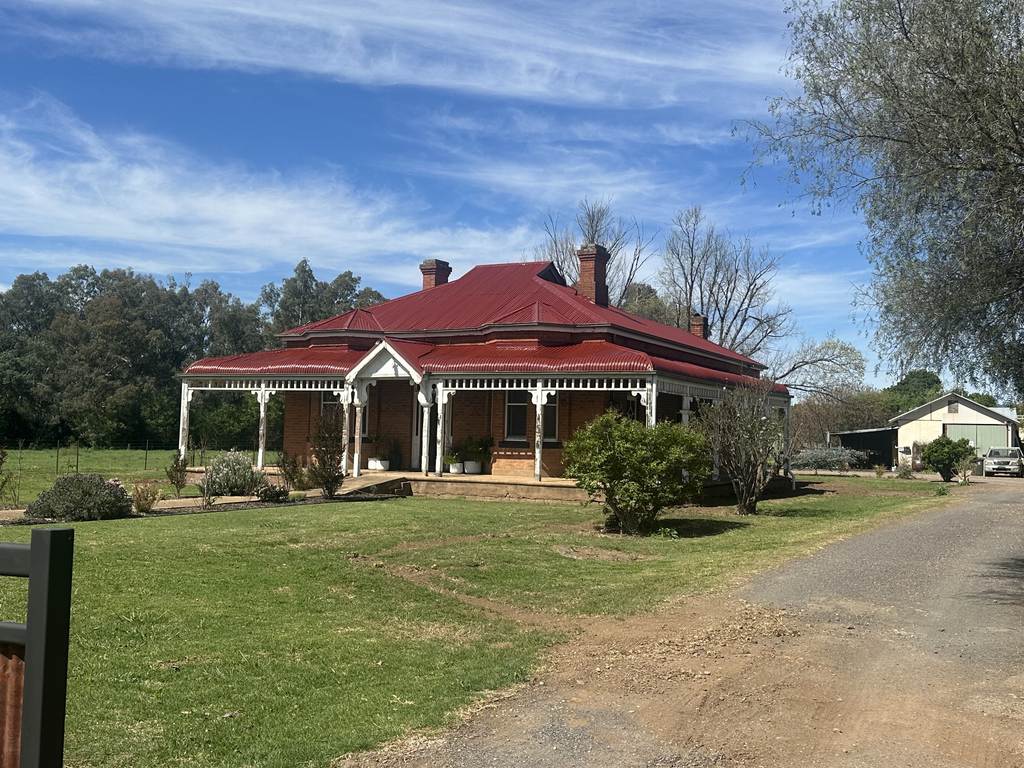 15 Falls Rd, Wellington NSW 2820