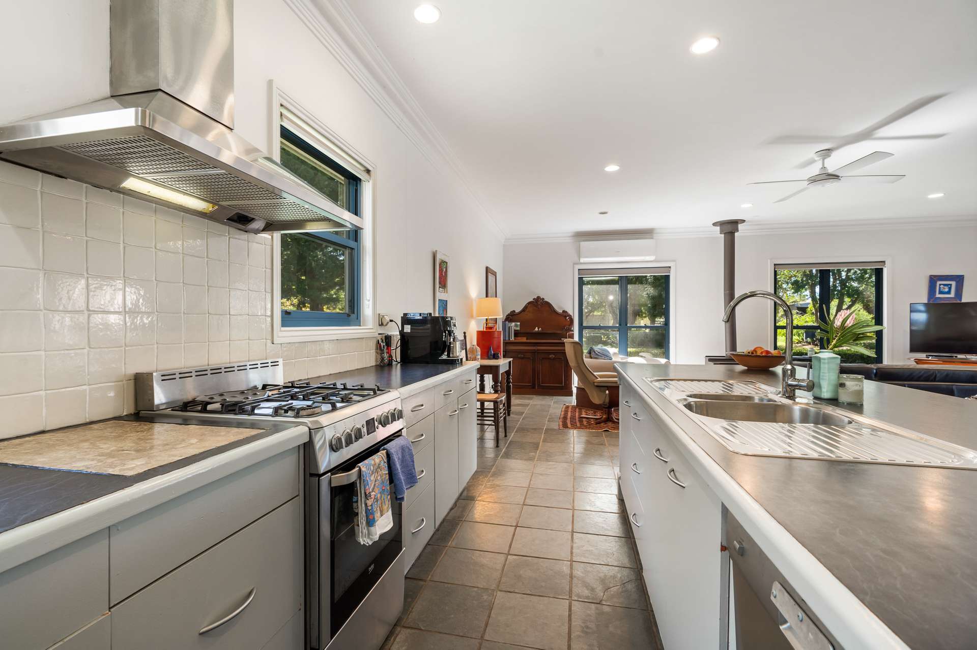 'Angle Burn' 101 Clearview Road, Darbys Falls For Sale by Farmbuy.com - image 5