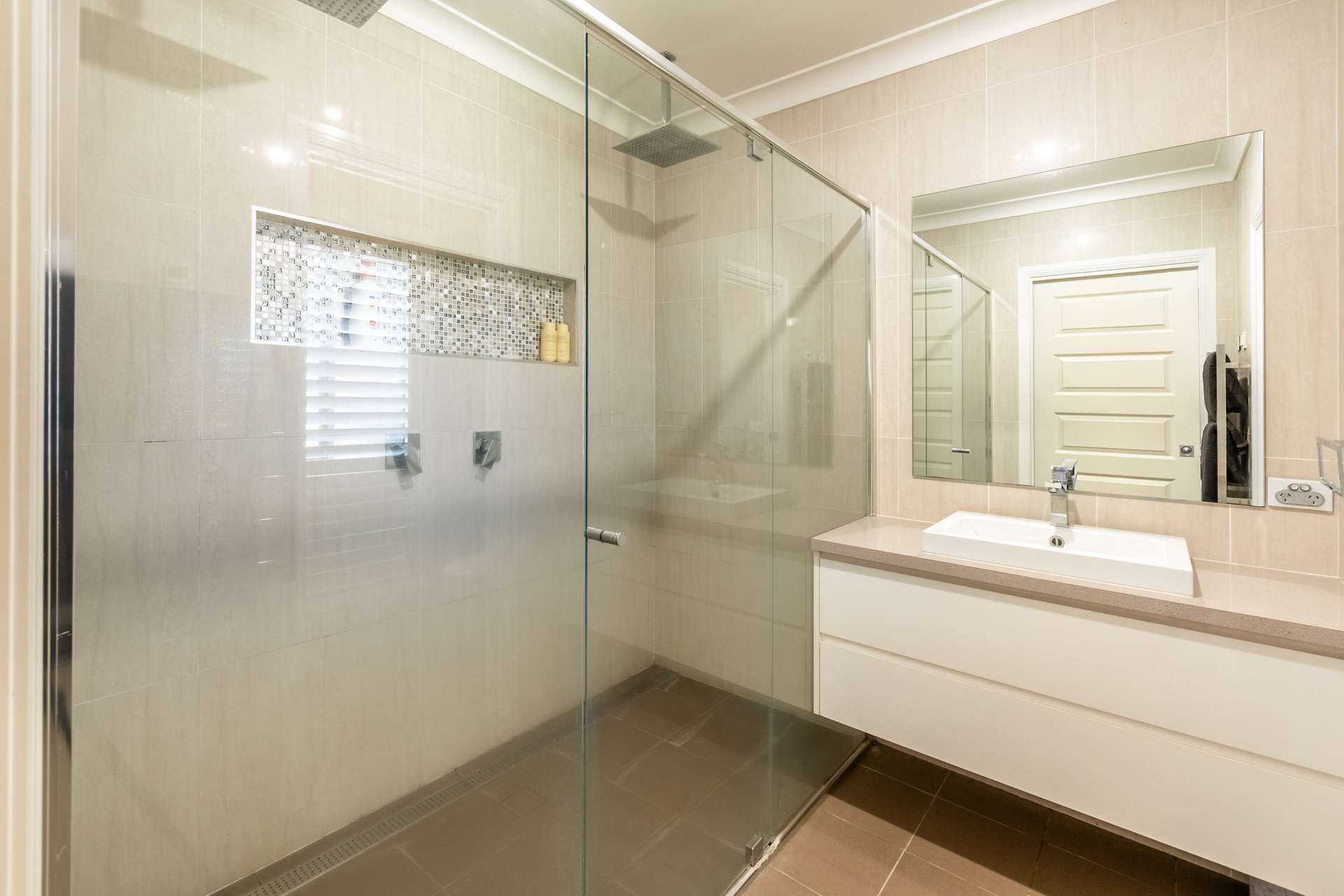 9 Evatt Street, Temora For Sale by Farmbuy.com - image 18