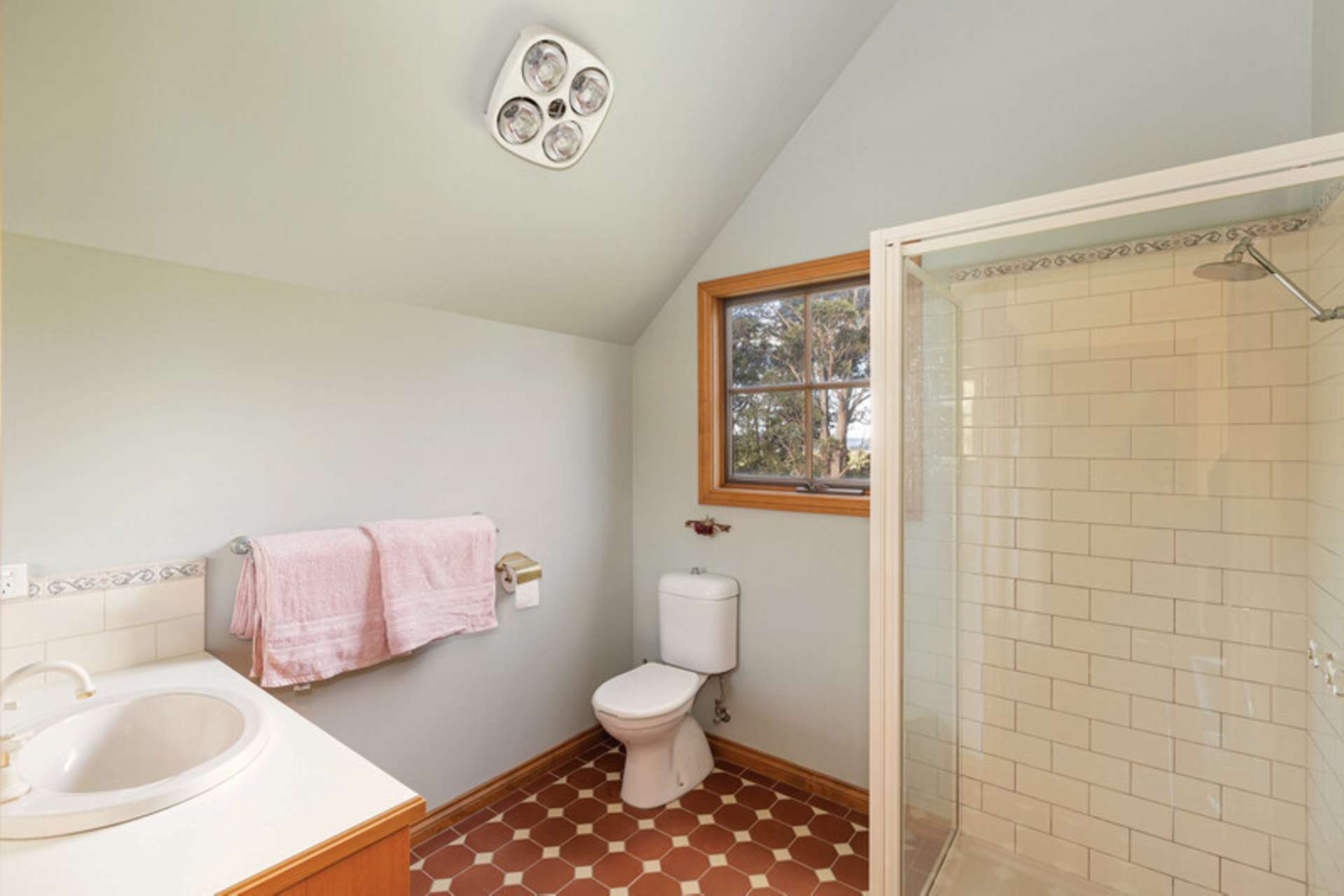 45 Stonier Road, Ross Creek For Sale by Farmbuy.com - image 8