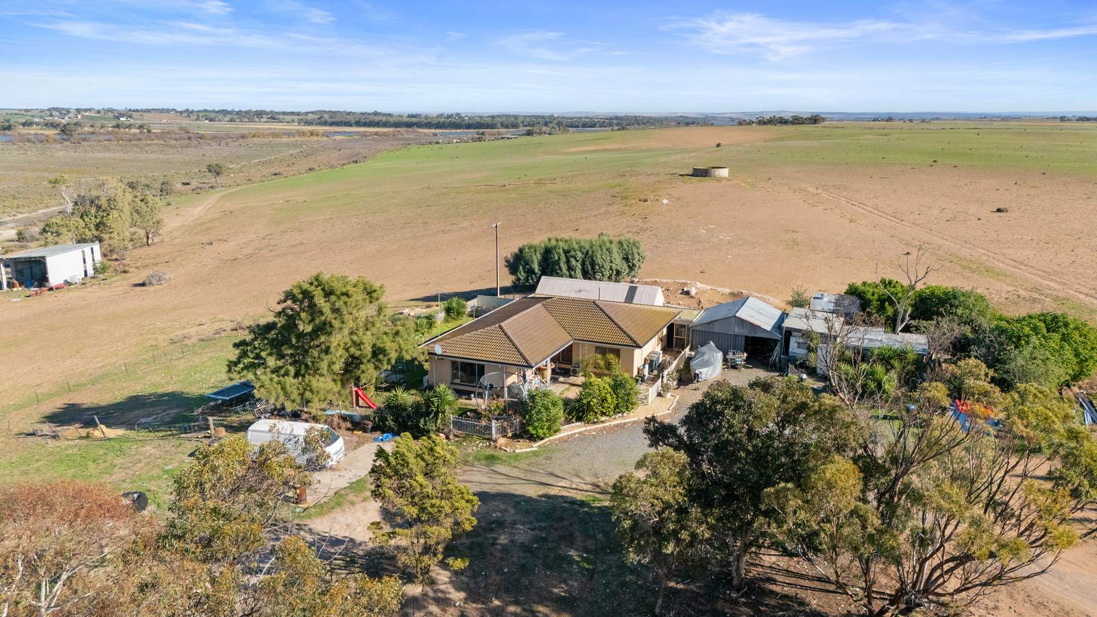 8172 Princes Highway, Tailem Bend For Sale by Farmbuy.com - image 1