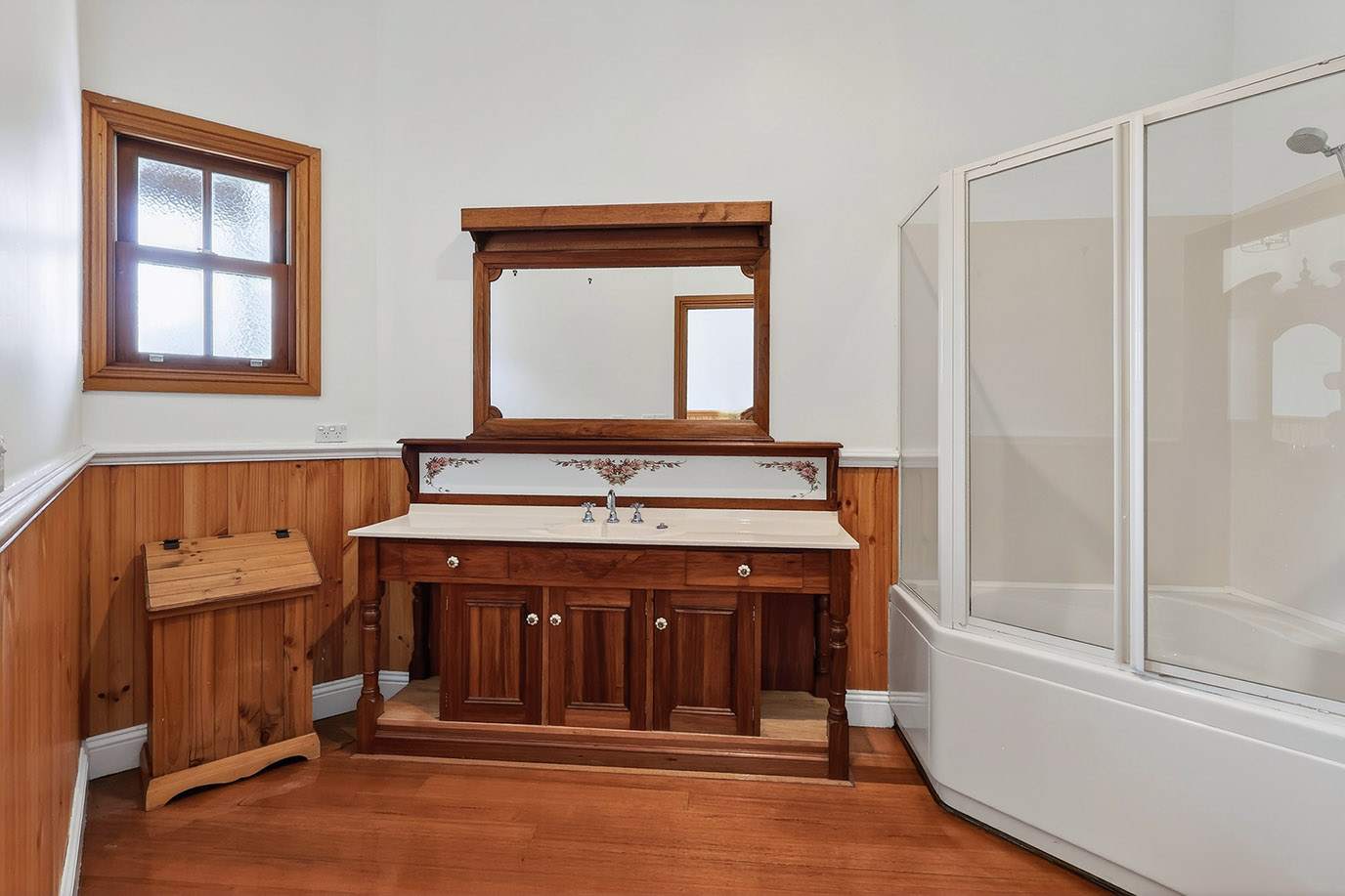 320 Bridge Road, Woodford For Sale by Farmbuy.com - image 12