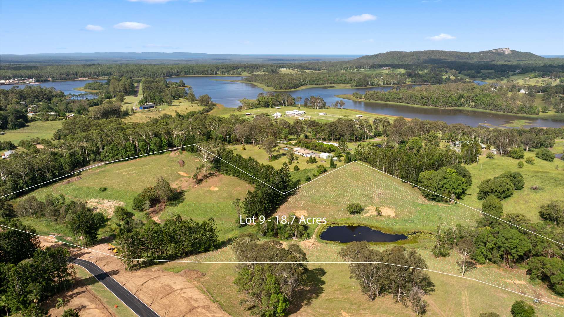 Lake Macdonald For Sale by Farmbuy.com - image 9