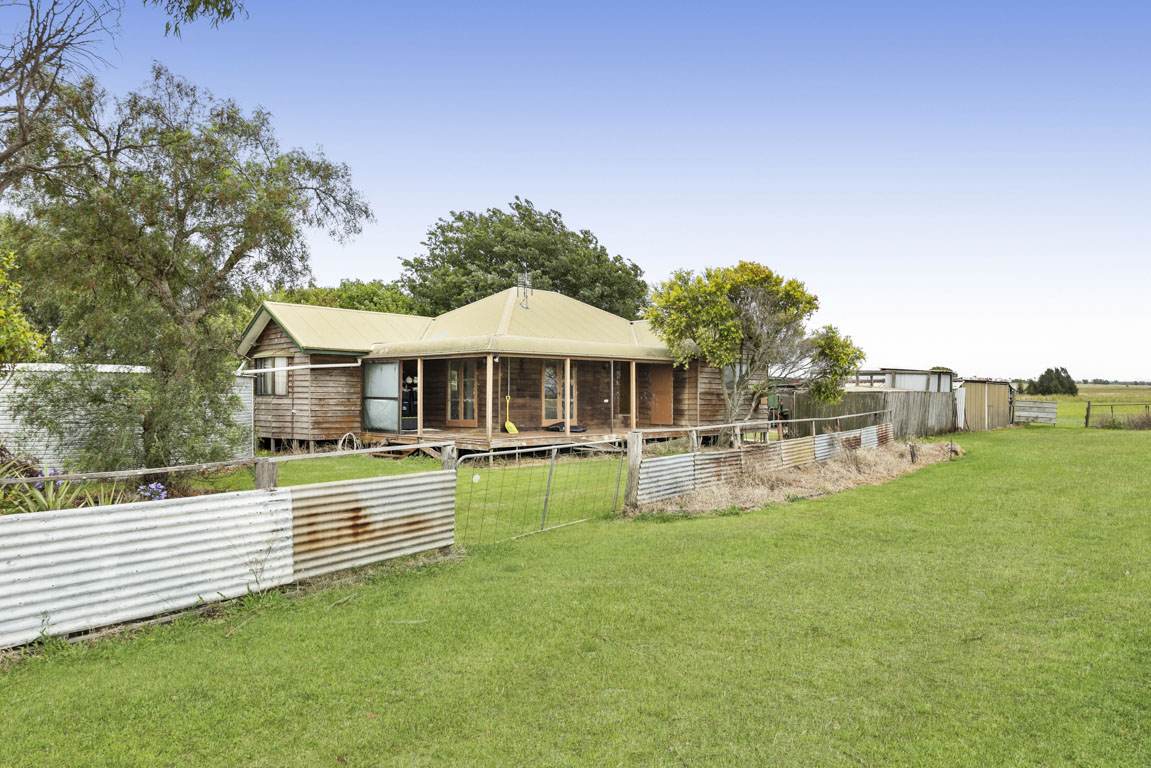 67 Lysaght Road, Cambooya For Sale by Farmbuy.com - image 1