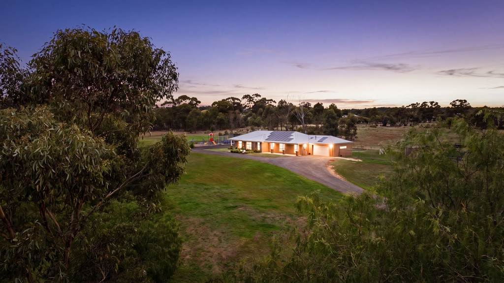 42 Bracewell Street, Maiden Gully VIC 3551