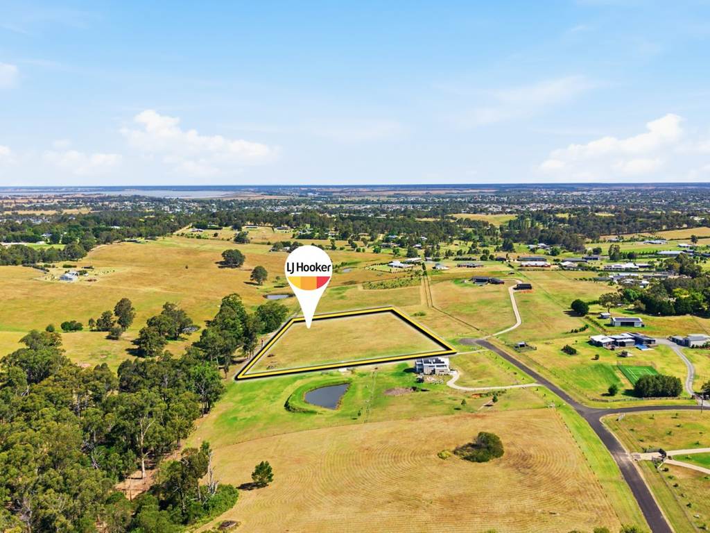 85 Kingsley Drive, Wy Yung VIC 3875