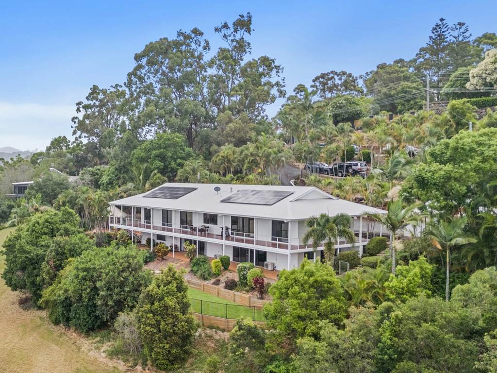 9 Earle Court, Tallai QLD 4213