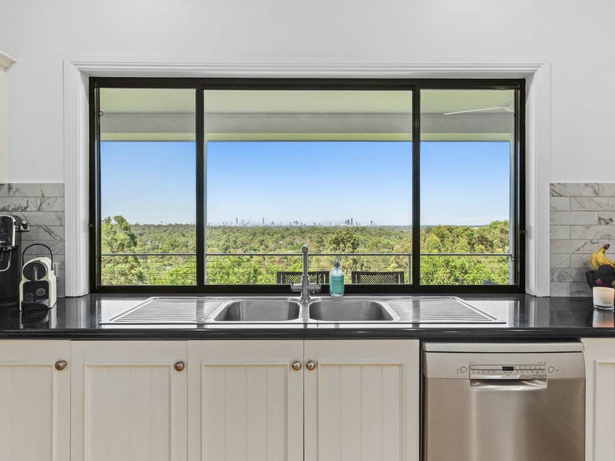 9 Earle Court, Tallai For Sale by Farmbuy.com - image 4