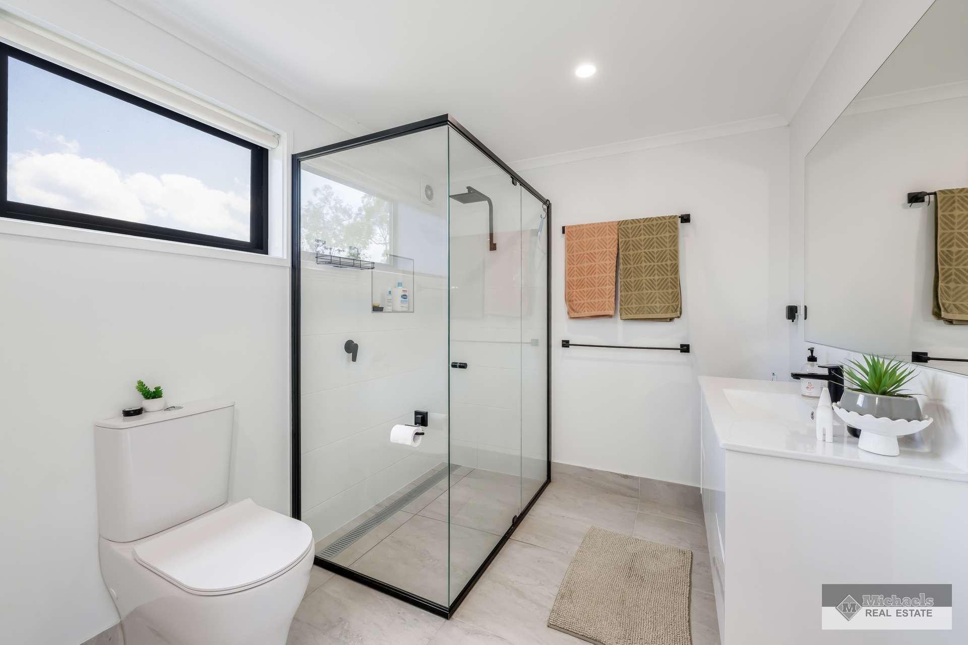 1546 Gin Gin Road, Sharon For Sale by Farmbuy.com - image 13