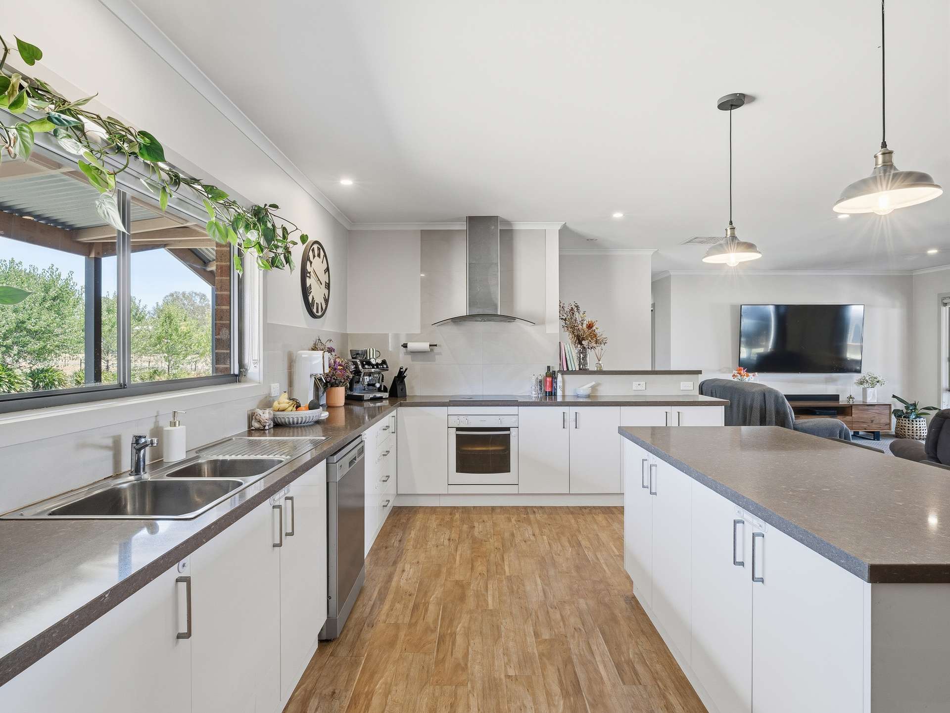 562 Warby Range Road, Wangaratta South For Sale by Farmbuy.com - image 4