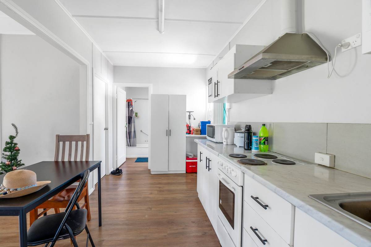 216 And 218 Pratten Street, Warwick For Sale by Farmbuy.com - image 4