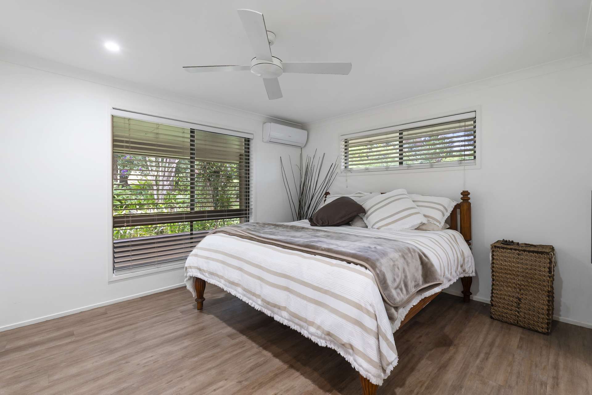 160 Upper Crystal Creek Road, Upper Crystal Creek For Sale by Farmbuy.com - image 23