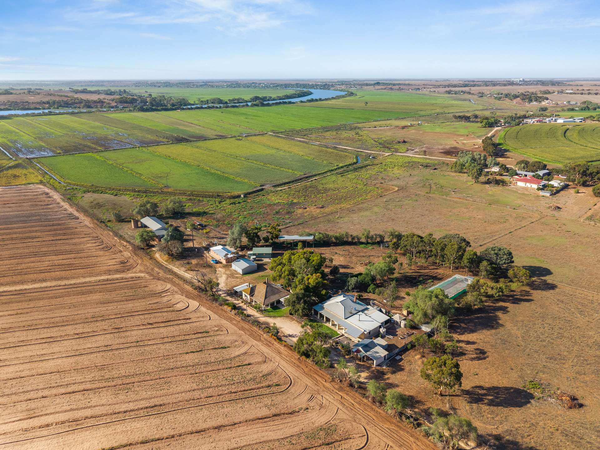 63 Carter Road, Swanport For Sale by Farmbuy.com - image 2