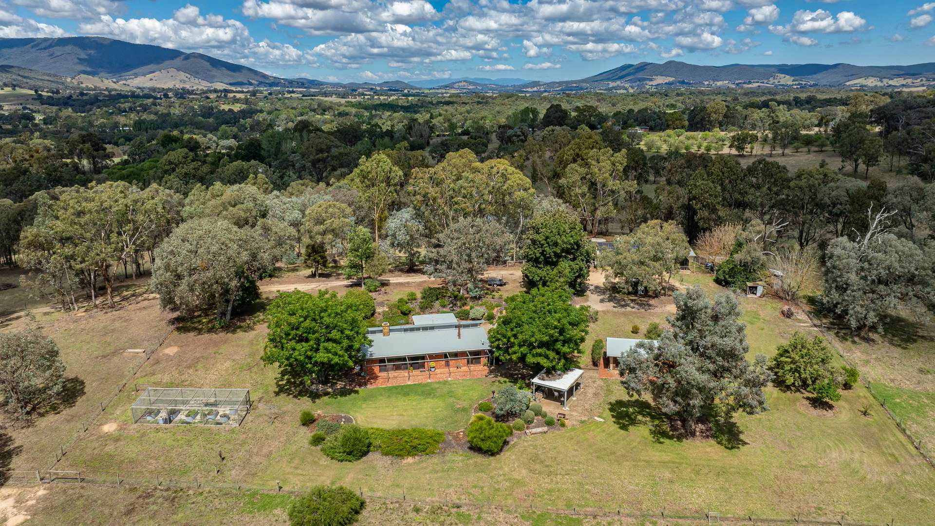 118 Mahon Lane, Yackandandah For Sale by Farmbuy.com - image 11
