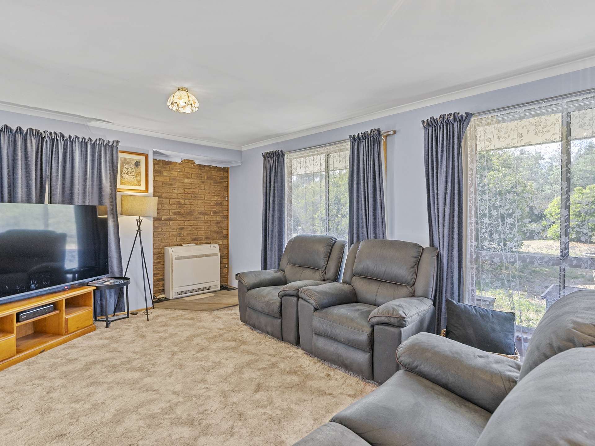 2A High Street, Oatlands For Sale by Farmbuy.com - image 4