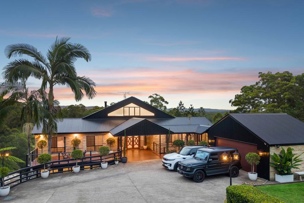 100 Rainforest Road, Chevallum QLD 4555