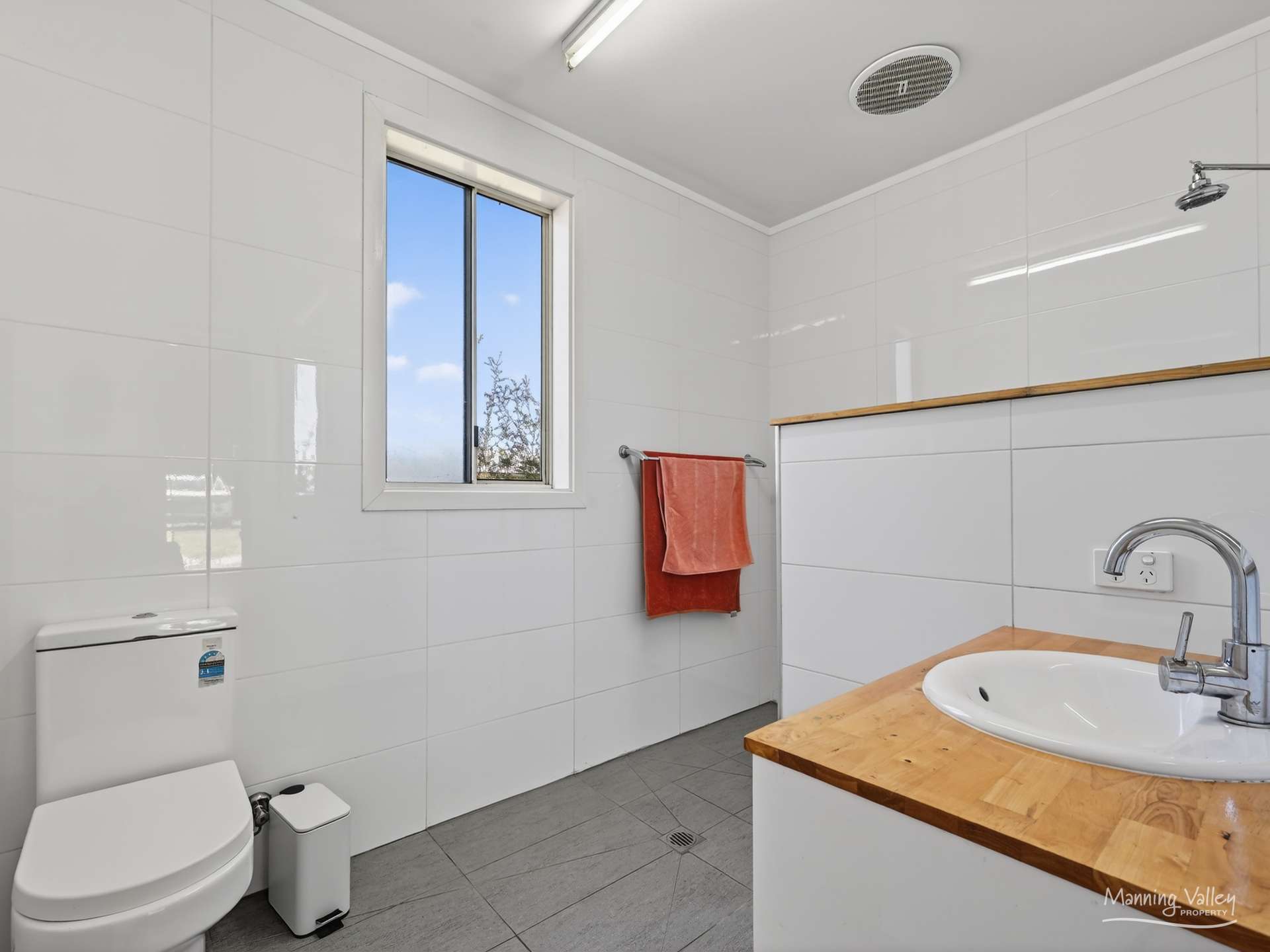 1 Coral Lane, Coralville For Sale by Farmbuy.com - image 22