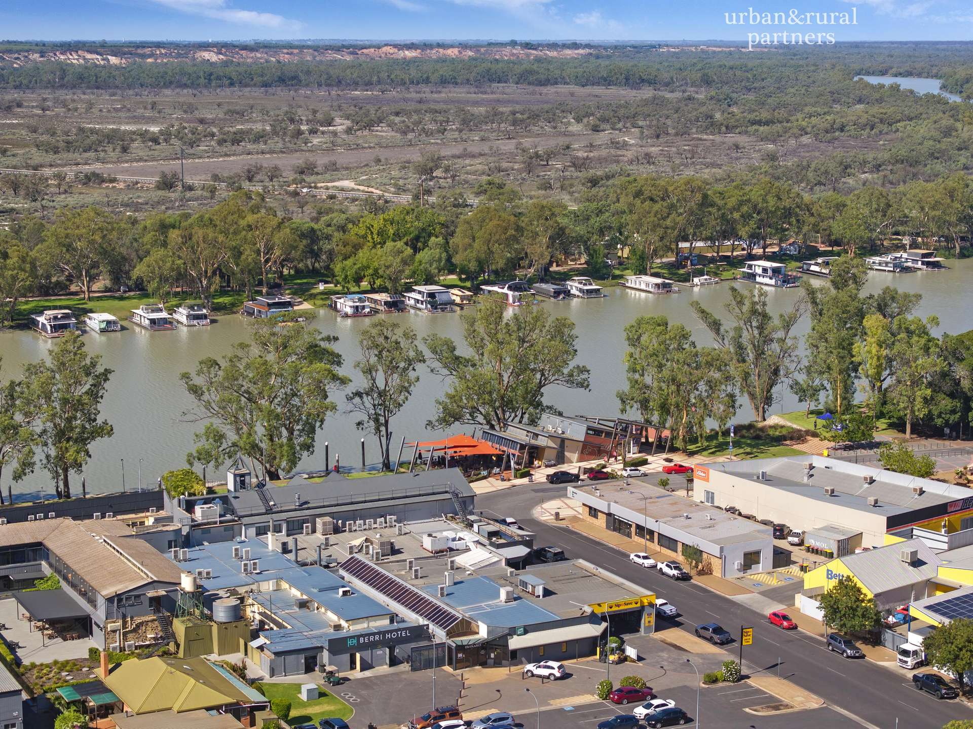 429 Riverview Drive, Berri For Sale by Farmbuy.com - image 6