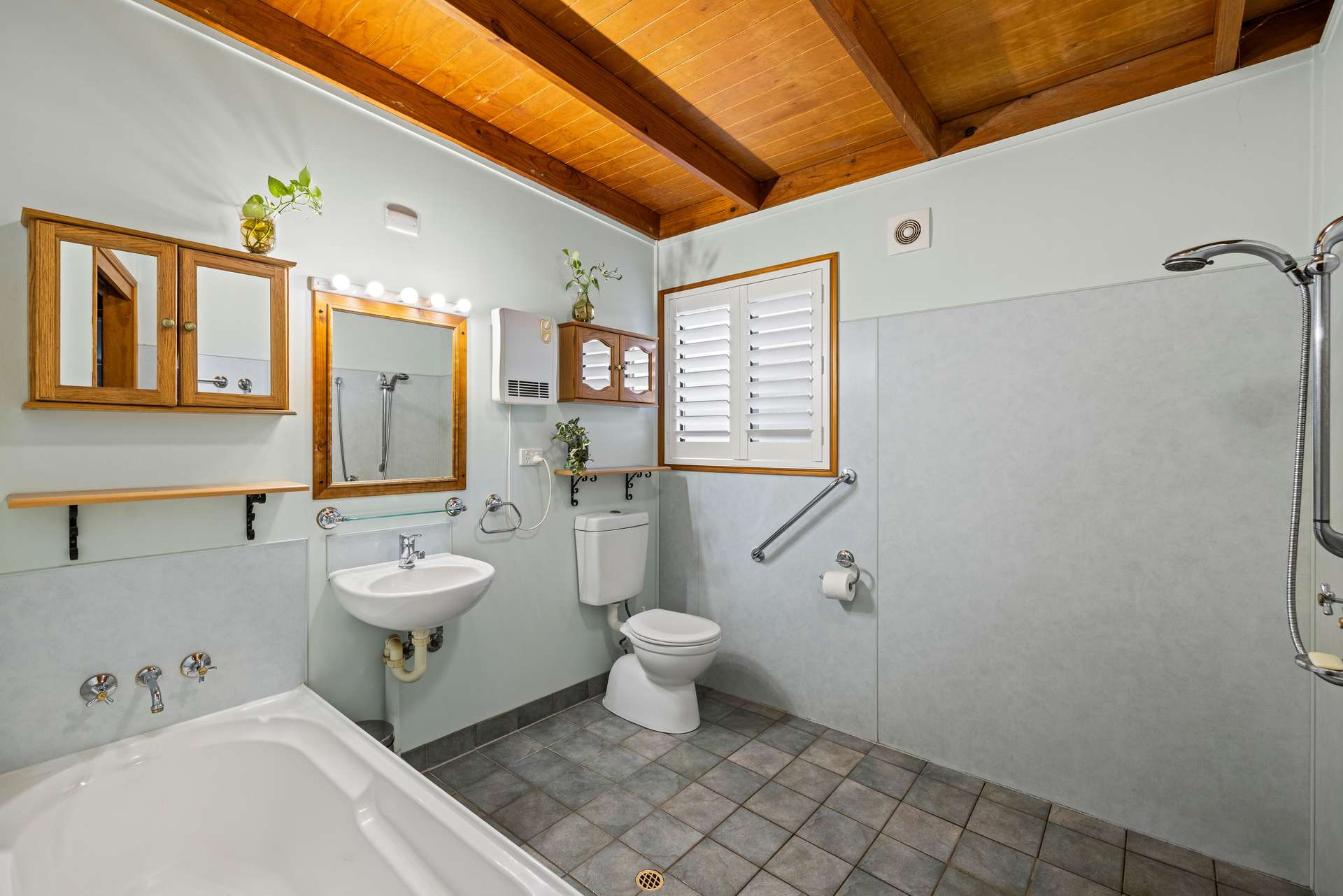 909 Blanchview Road, Silver Ridge For Sale by Farmbuy.com - image 9