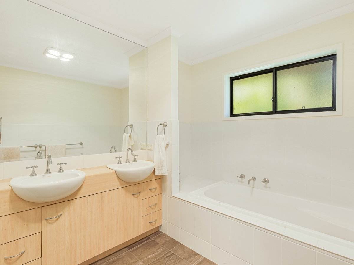 8 Willow Court, Bega For Sale by Farmbuy.com - image 17