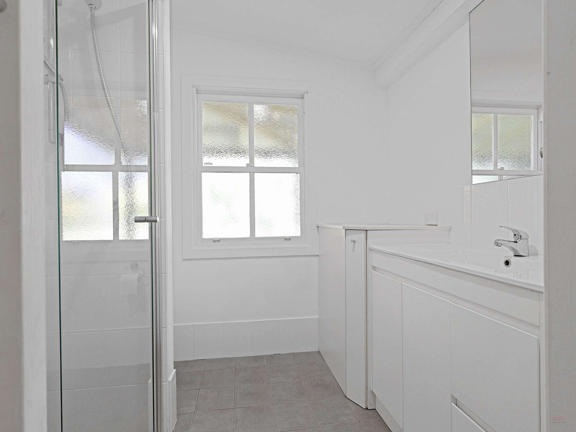 12-14 Middle Road, Exeter For Sale by Farmbuy.com - image 12