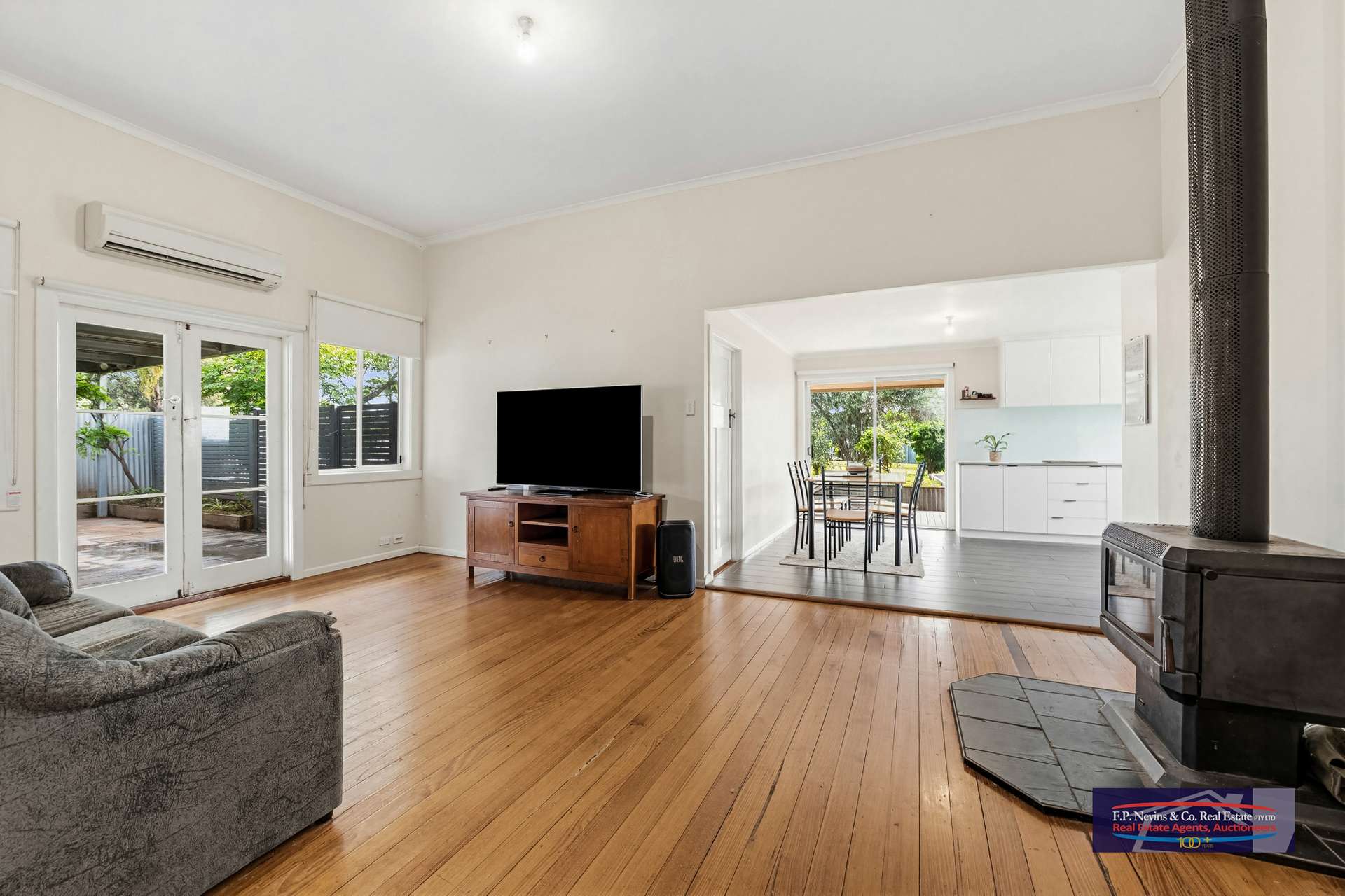 11 Thompson Street, Inglewood For Sale by Farmbuy.com - image 4