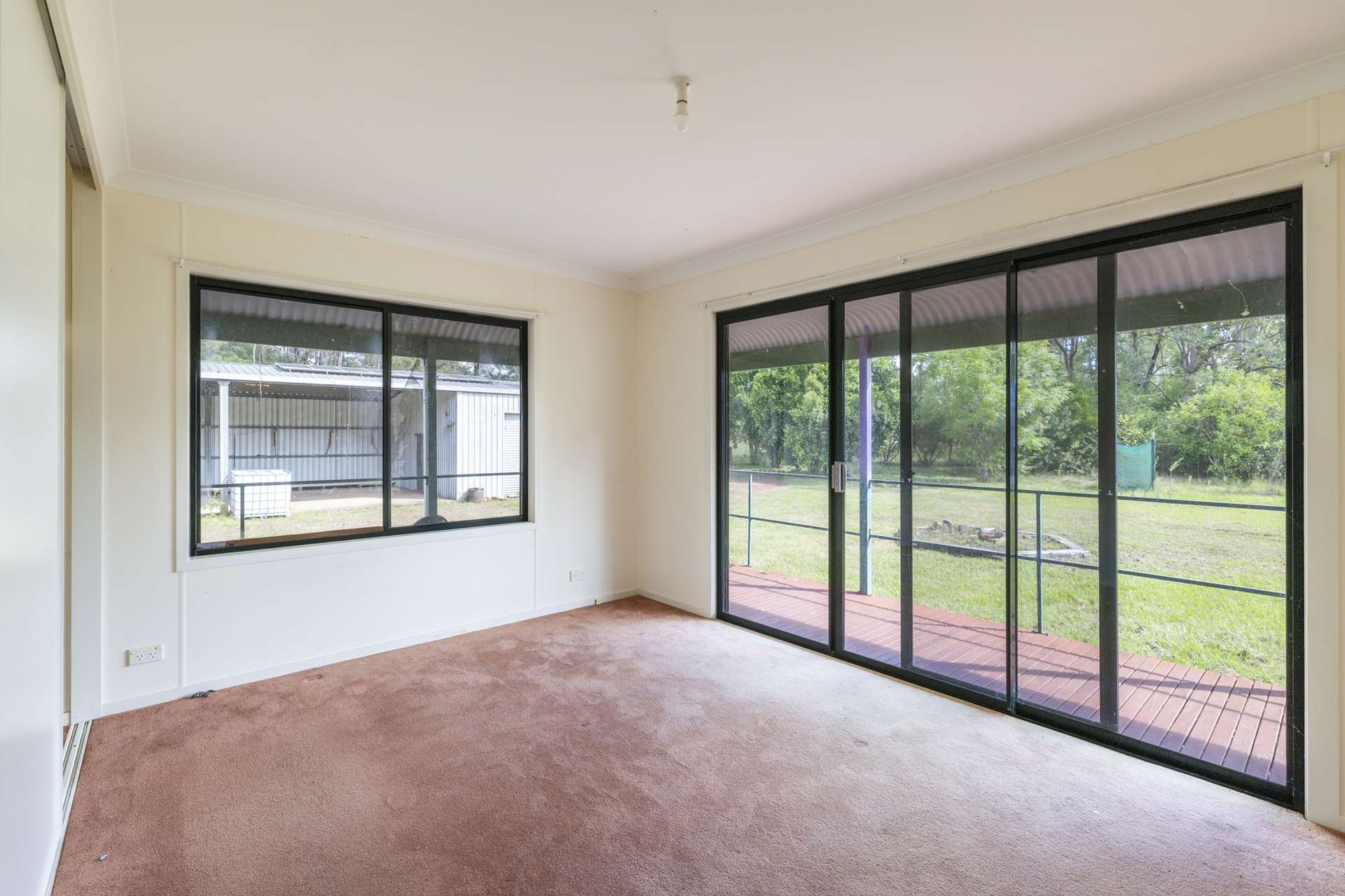 337 Clearview Road, Coutts Crossing For Sale by Farmbuy.com - image 5