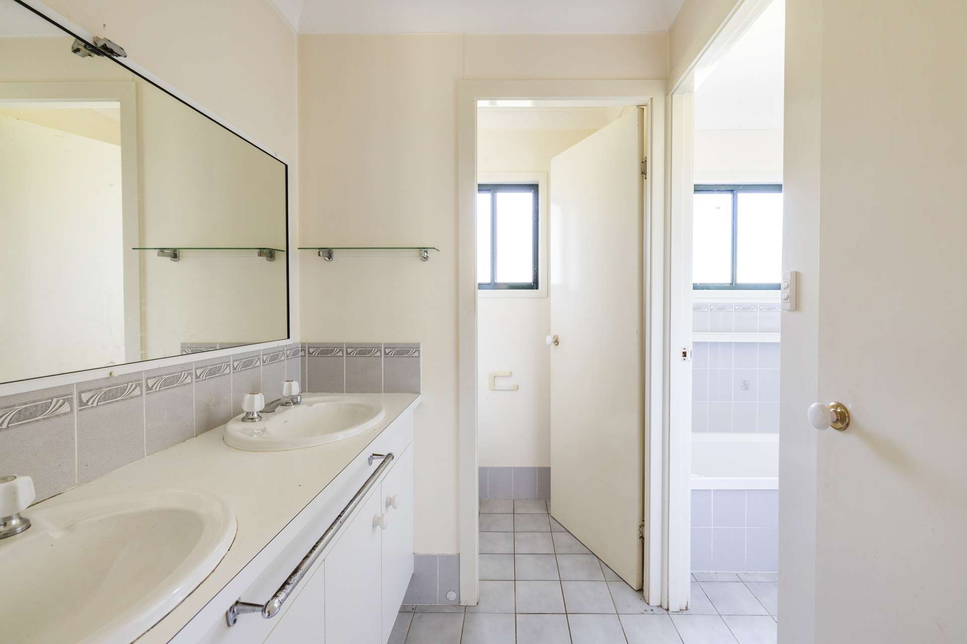 337 Clearview Road, Coutts Crossing For Sale by Farmbuy.com - image 6