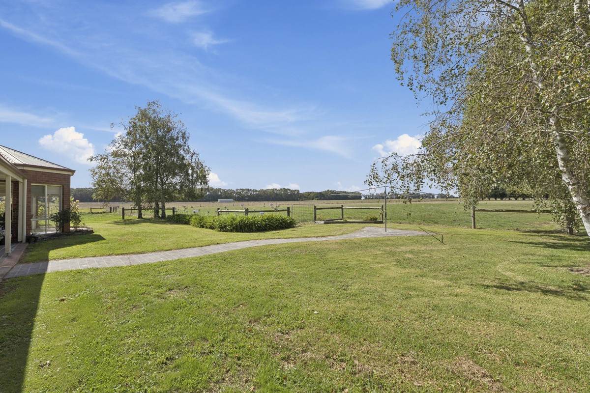 1600 Williams Road, Simpson For Sale by Farmbuy.com - image 20