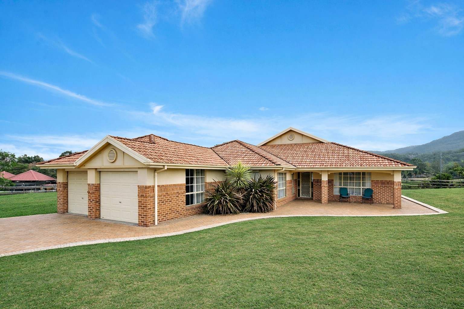 2 Kingston Town Drive, Kembla Grange For Sale by Farmbuy.com - image 4