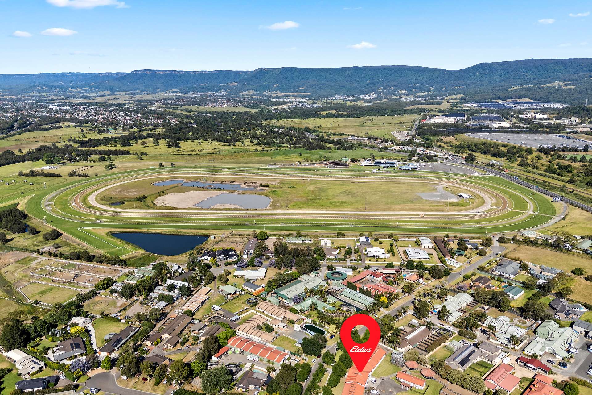 2 Kingston Town Drive, Kembla Grange For Sale by Farmbuy.com - image 1