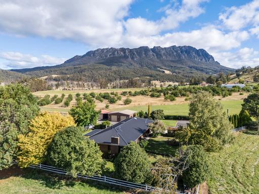 Farm For Sale - TAS - Sheffield - 7306 - Spacious Family Home on 5 Acres 