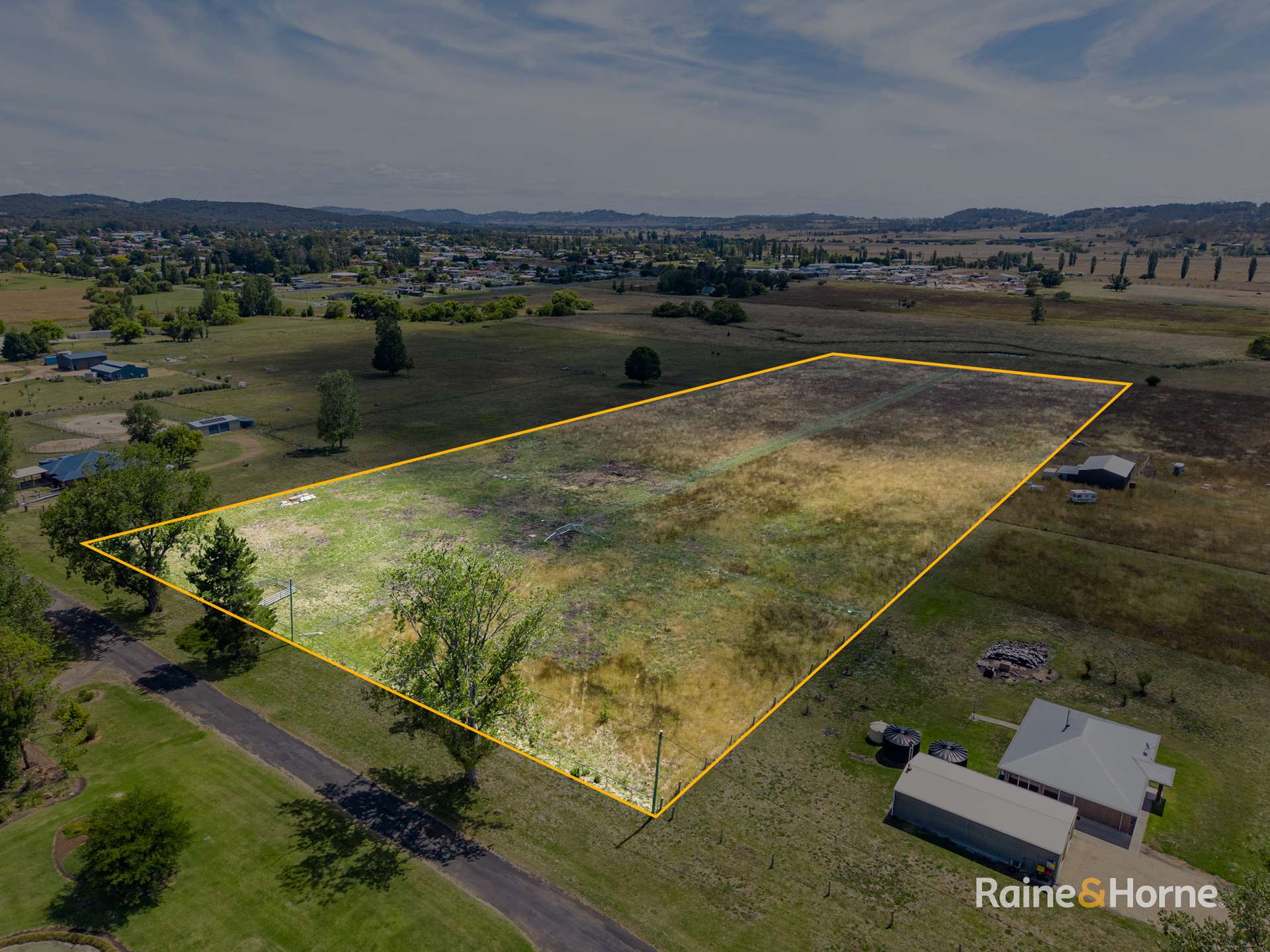 500 Grey Street, Glen Innes Auction by Farmbuy.com - image 4