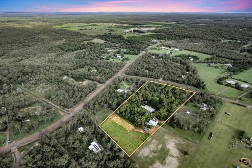 Farm For Sale - NT - Herbert - 0836 - Private Rural Retreat with Equestrian Infrastructure on 3.53 Hectares 