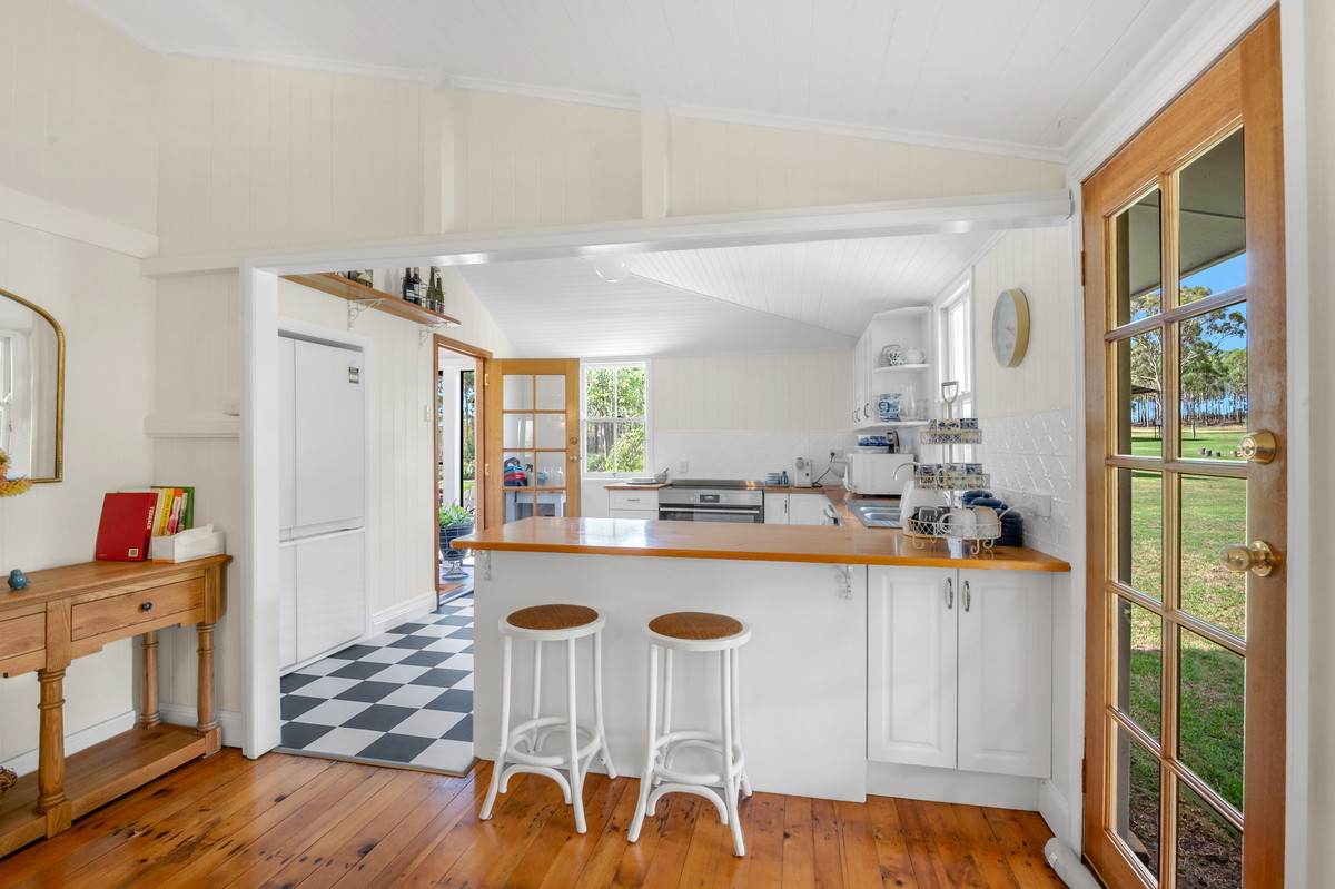 1115 Warwick Yangan Road, Swan Creek For Sale by Farmbuy.com - image 4