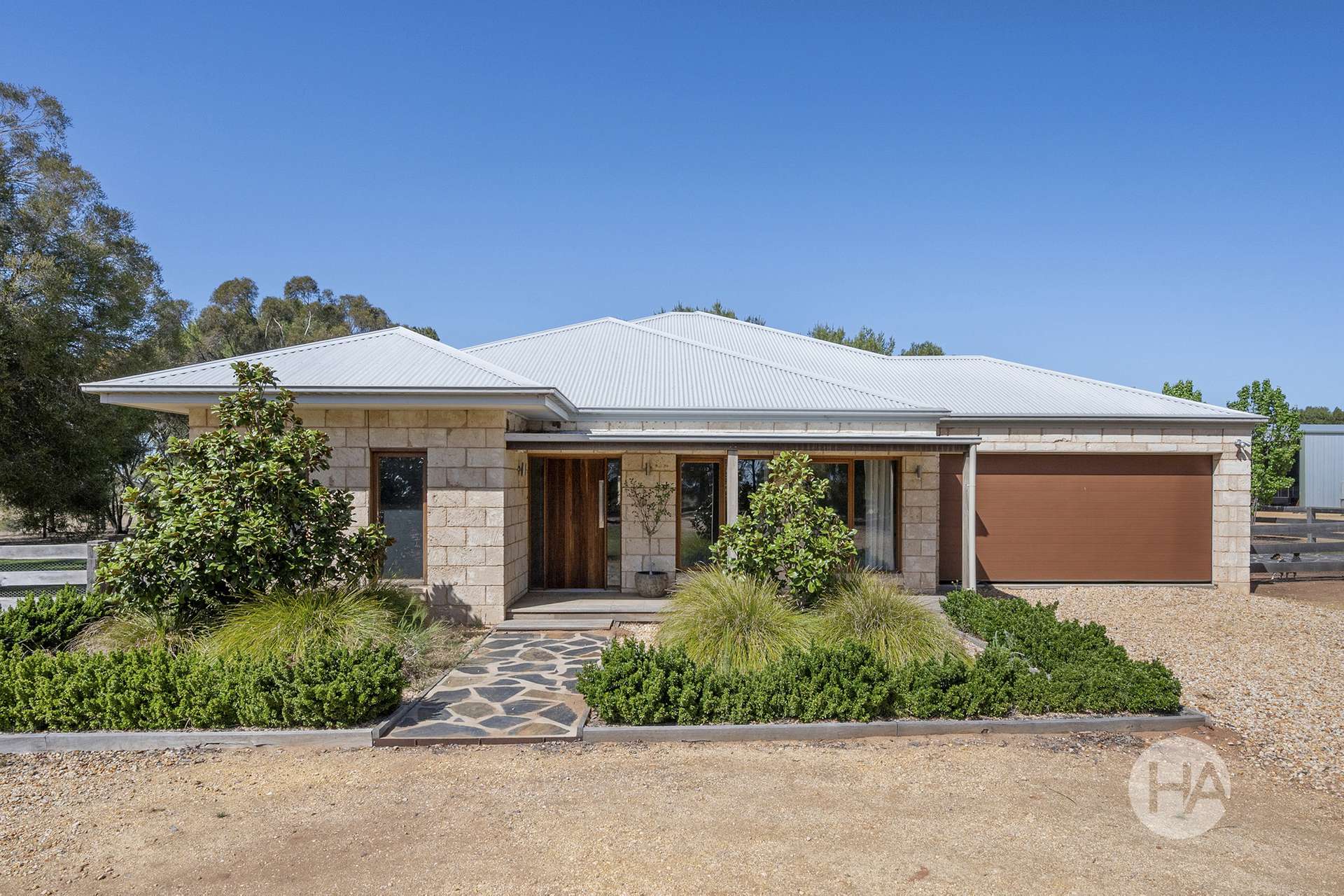 842 Devon Park Road, Donald For Sale by Farmbuy.com - image 2