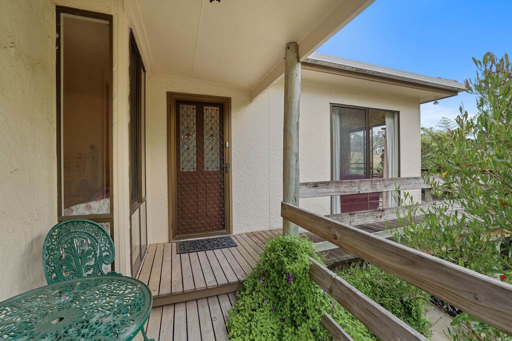 29 Hall Rd, Buffalo VIC 3958