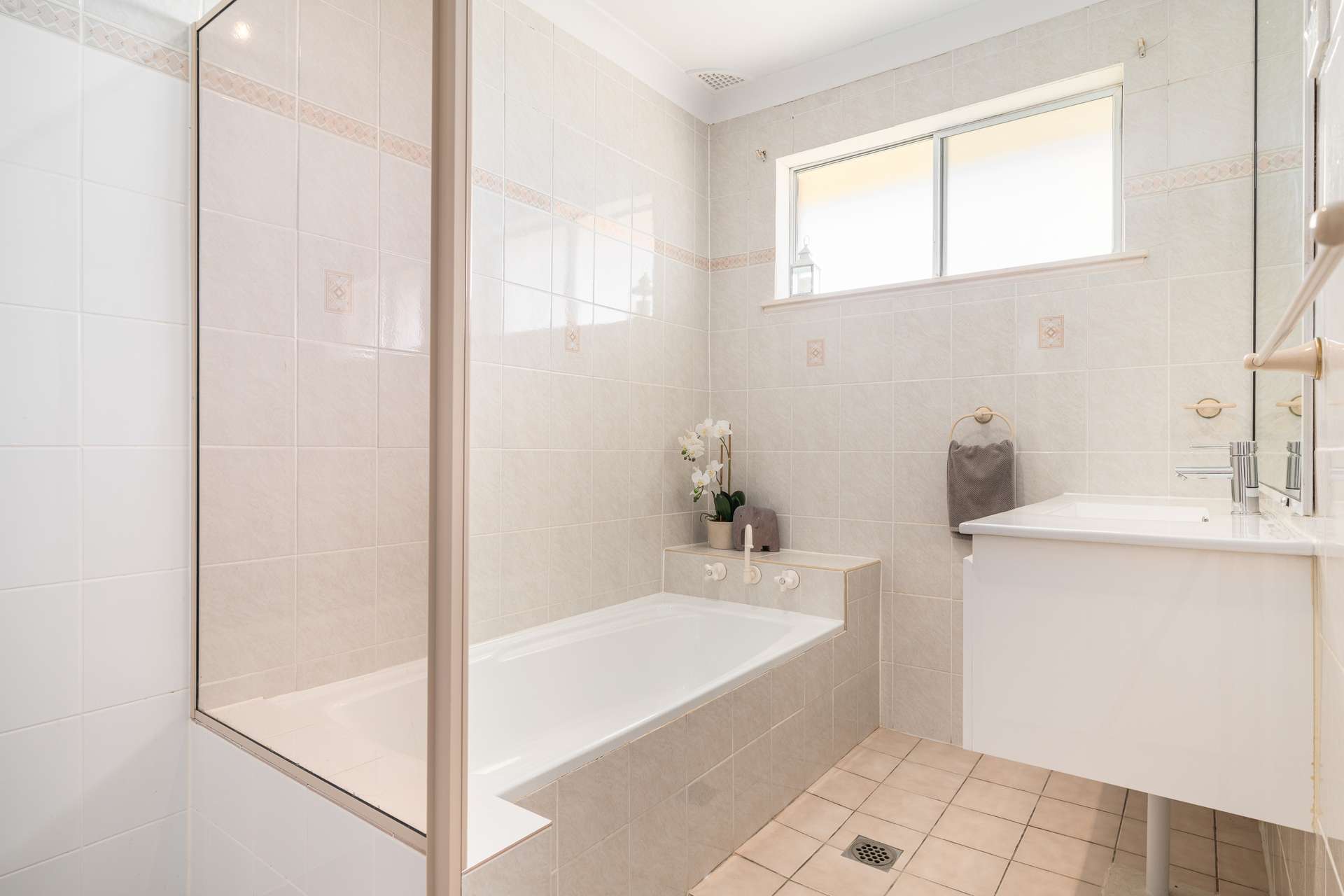 1827 The Escort Way, Orange Auction by Farmbuy.com - image 9