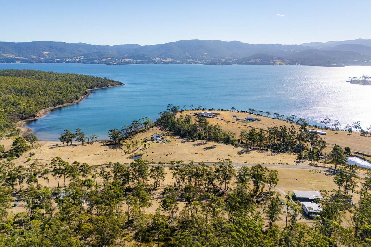 4 D'Entrecasteaux Drive, North Bruny For Sale by Farmbuy.com - image 2