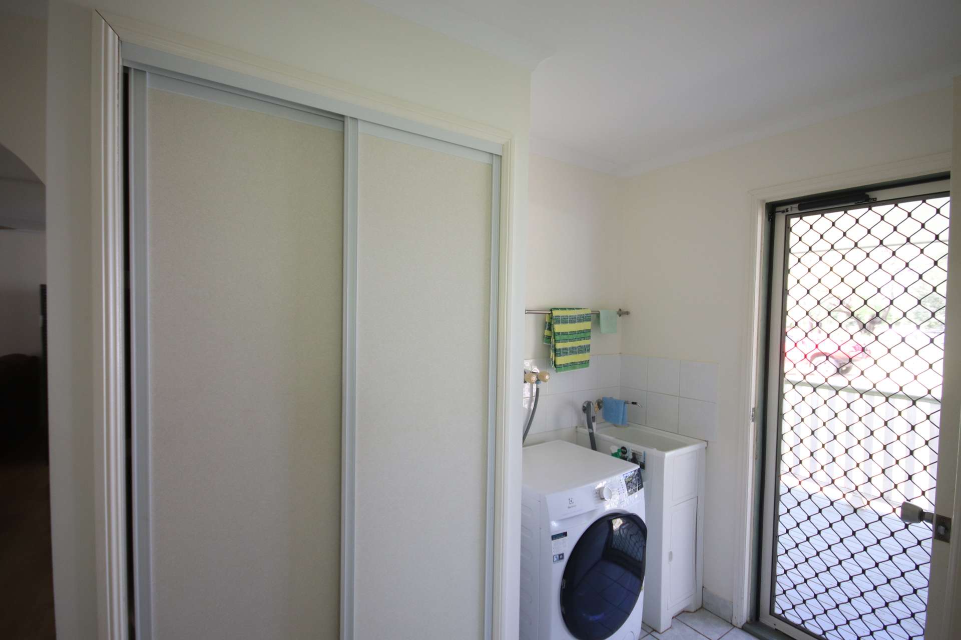 112 Lyons Street, Mundubbera For Sale by Farmbuy.com - image 8