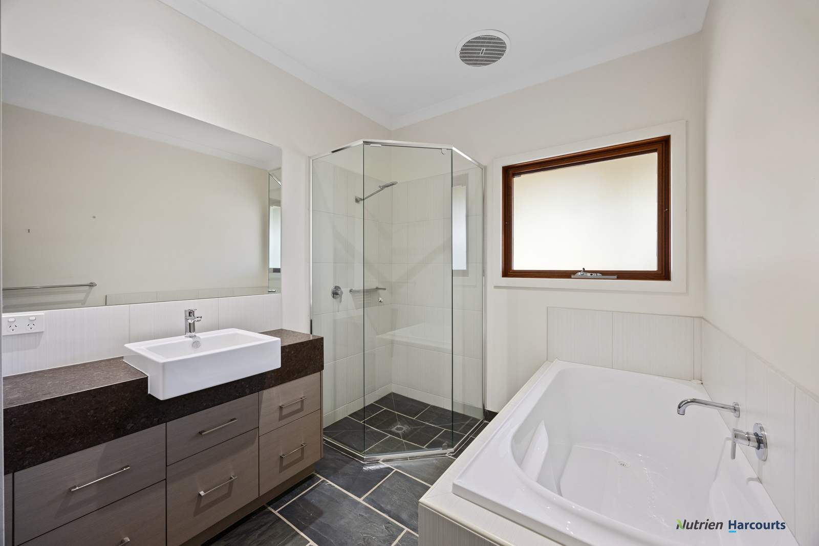 34 Dyes Lane, Buxton For Sale by Farmbuy.com - image 17