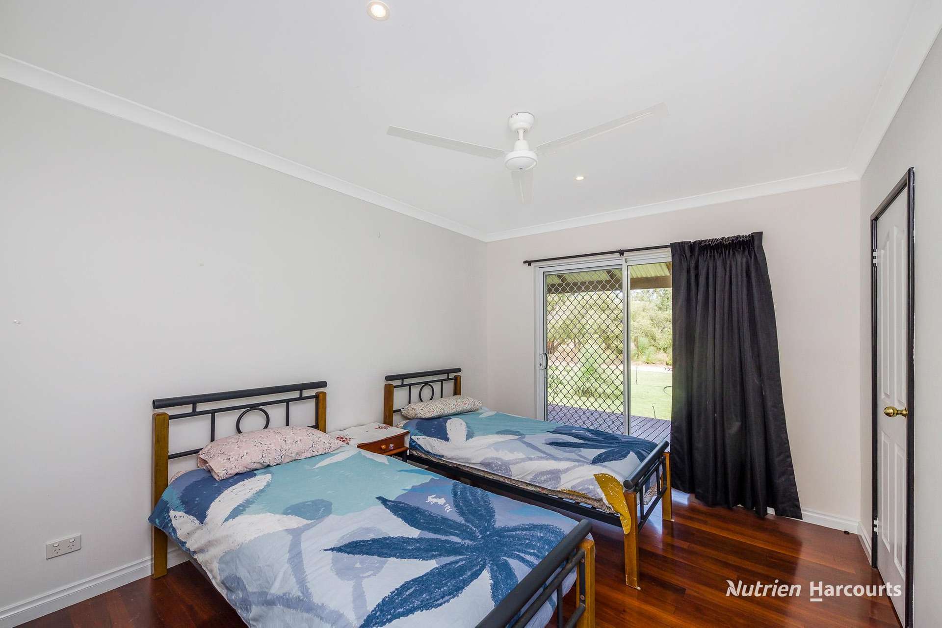 15 Blackboy Court, Woodridge For Sale by Farmbuy.com - image 12