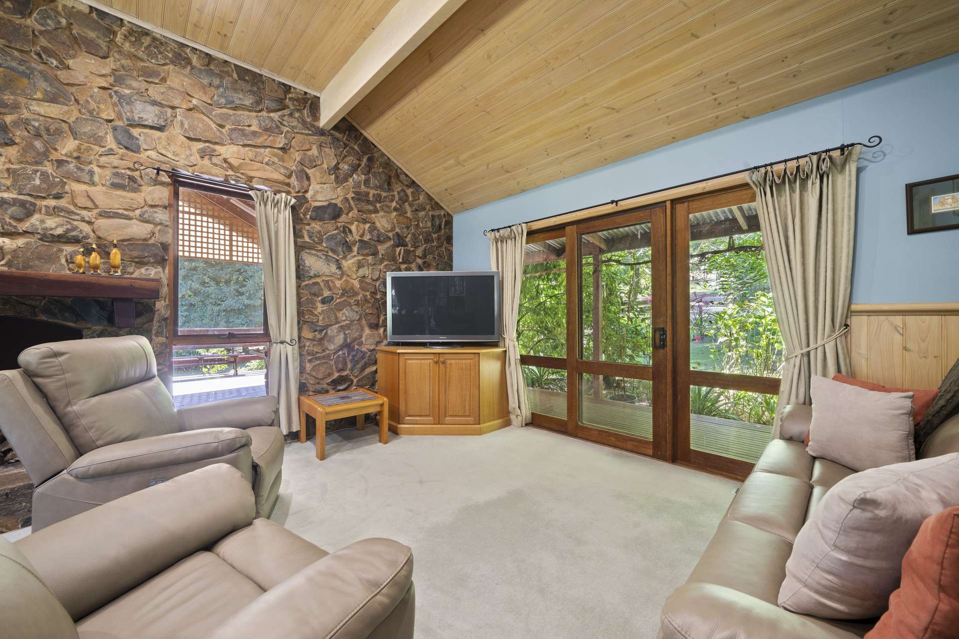 398 Nug Nug Road, Myrtleford For Sale by Farmbuy.com - image 3