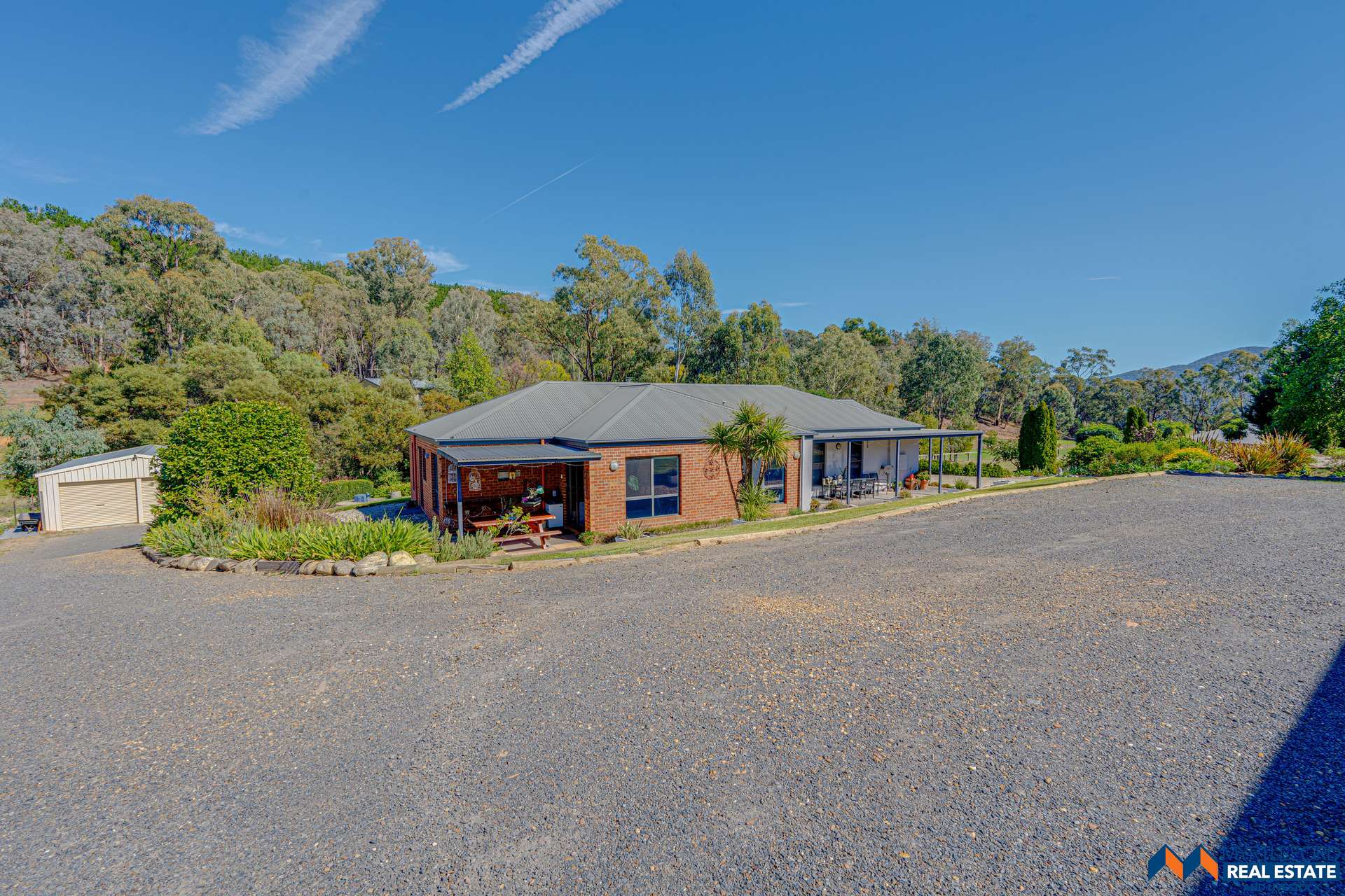 176 Mummery Road, Myrtleford For Sale by Farmbuy.com - image 4