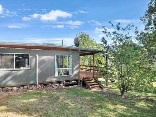 Farm For Sale - VIC - Swifts Creek - 3896 - YOUR OWN HIGH-COUNTRY ESCAPE 