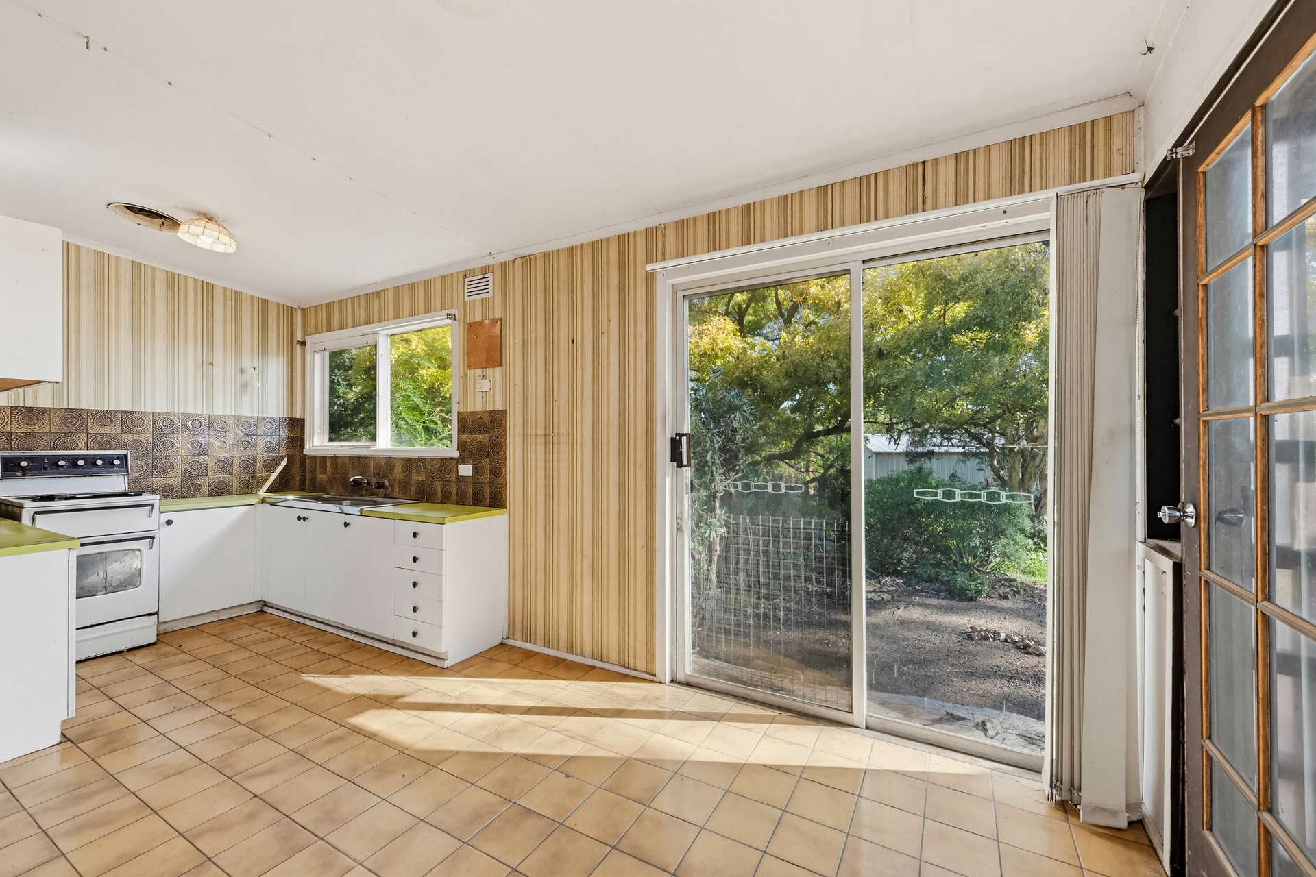 3 McMahon Street, Heathcote For Sale by Farmbuy.com - image 3