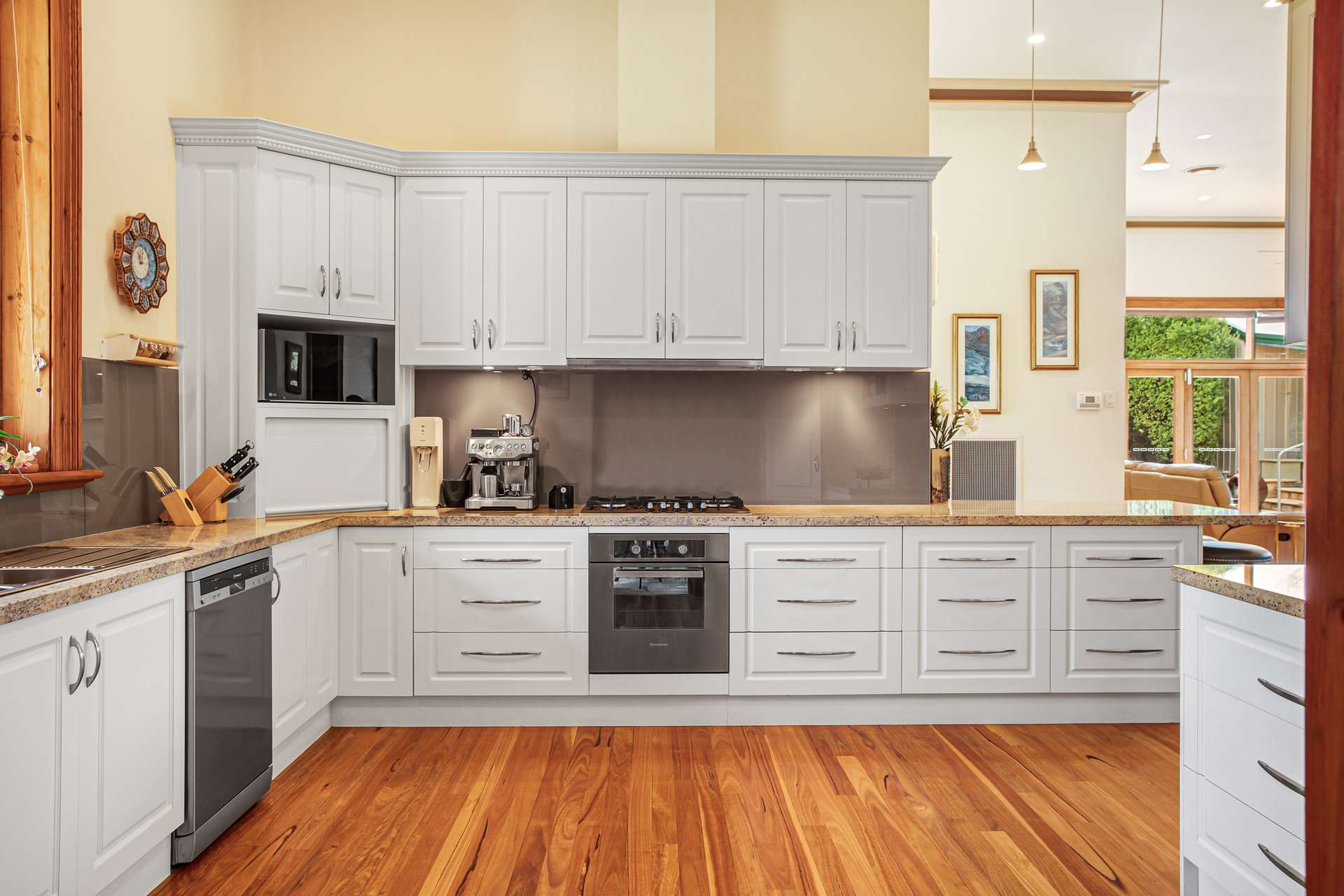 43 Gordon Street, Naracoorte For Sale by Farmbuy.com - image 9